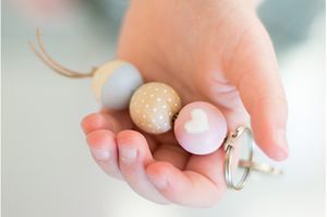 Porte-clés en perles de bois
